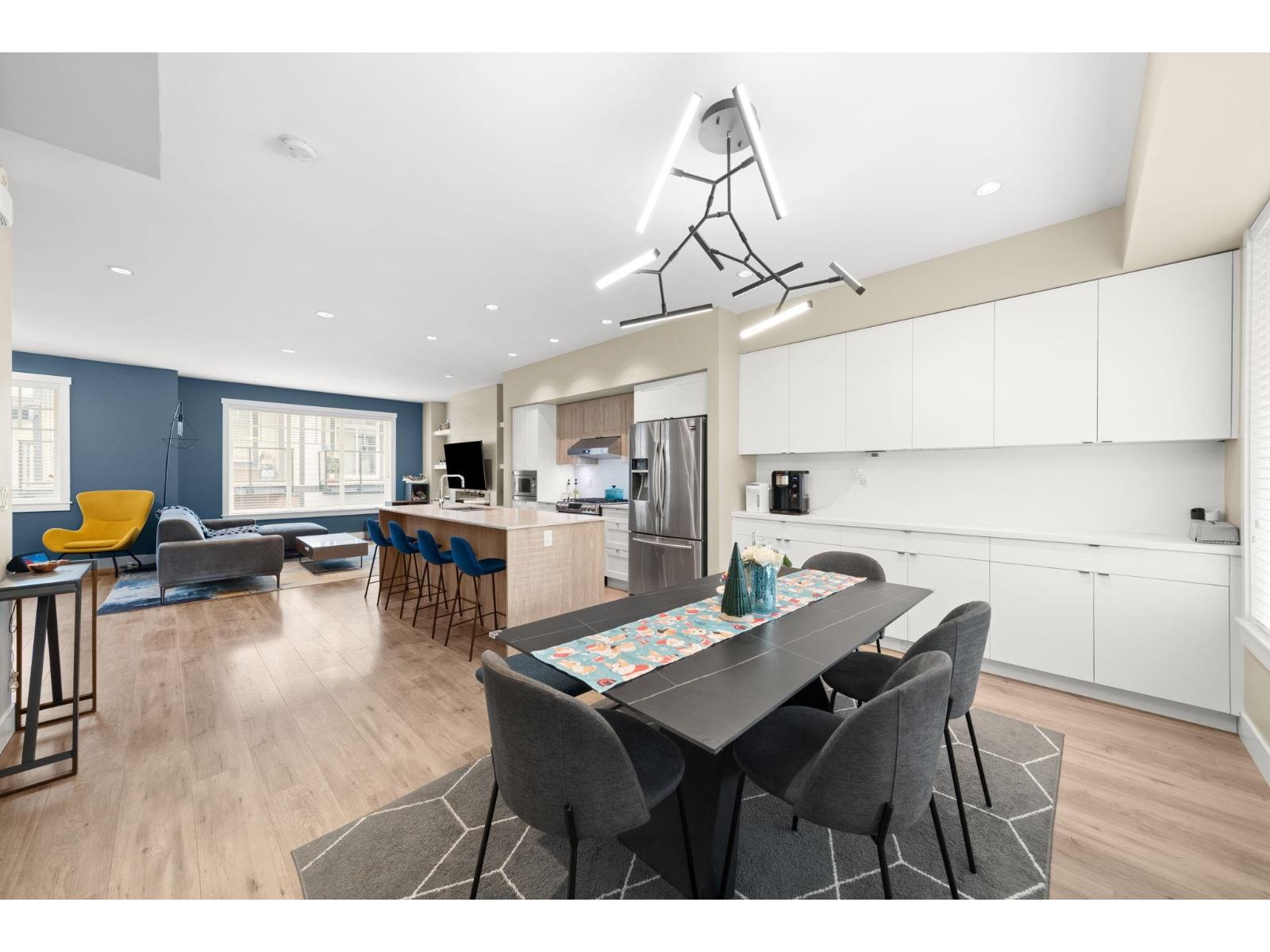 #53-11188 72 Avenue, Delta