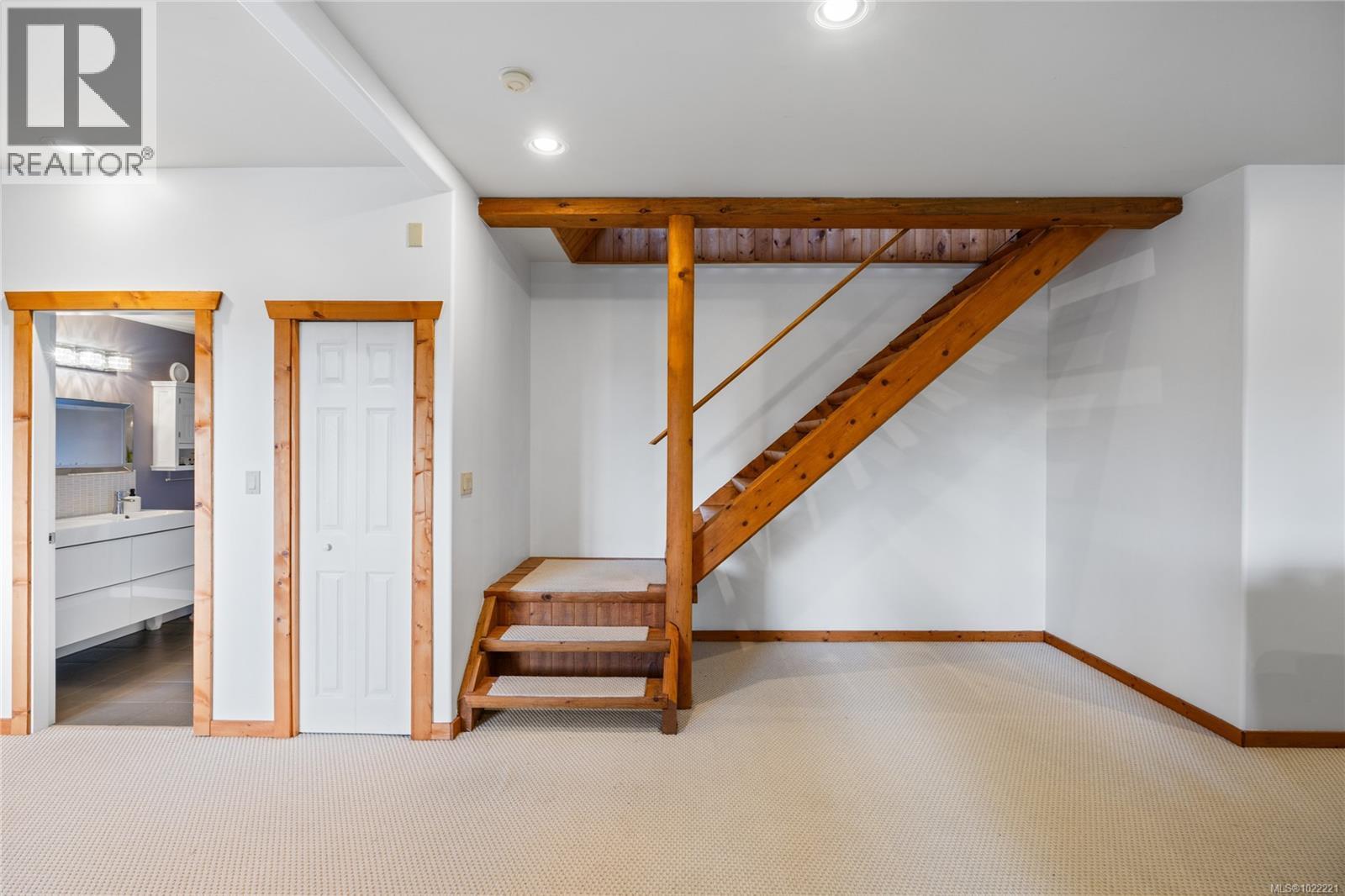 1685 Peligren Pl, Qualicum Beach