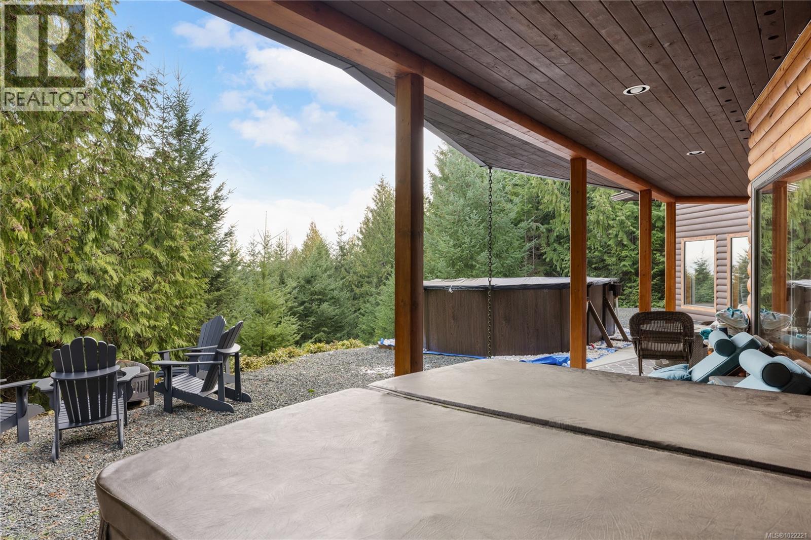 1685 Peligren Pl, Qualicum Beach