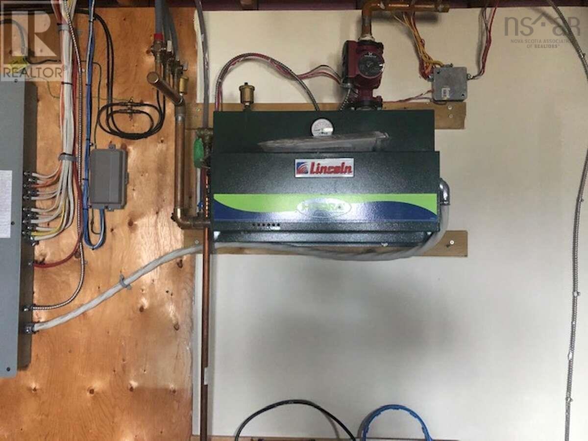 Property 23 of 44 of 476 Maple Drive