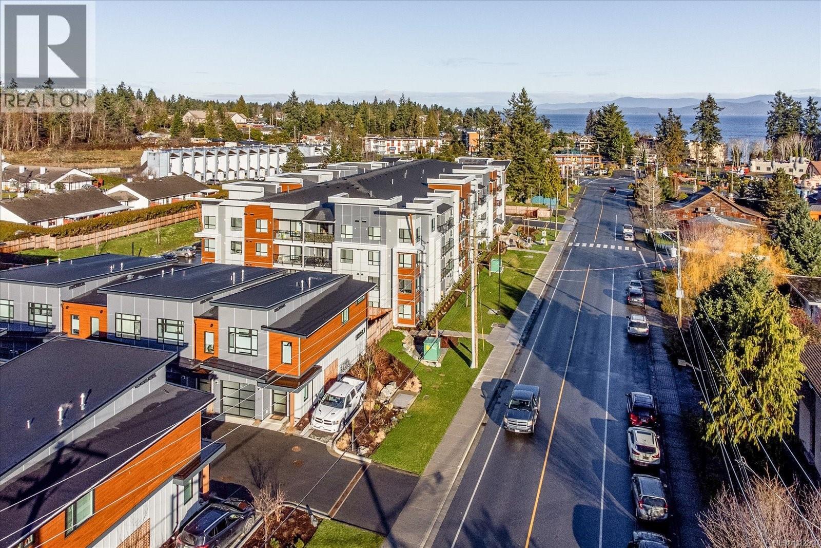 119 Moilliet St, Parksville - Exteriors - Full Complex View, Drone/Aerial View - Photo 5