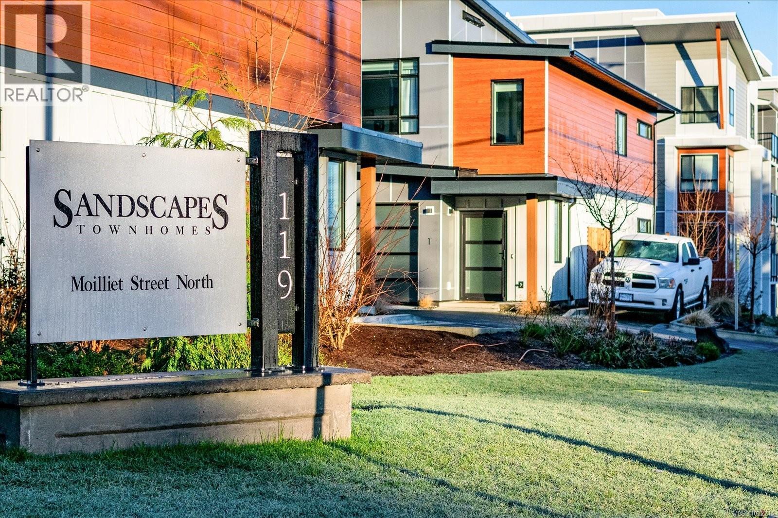 119 Moilliet St, Parksville - Exteriors - Full Complex View - Photo 7