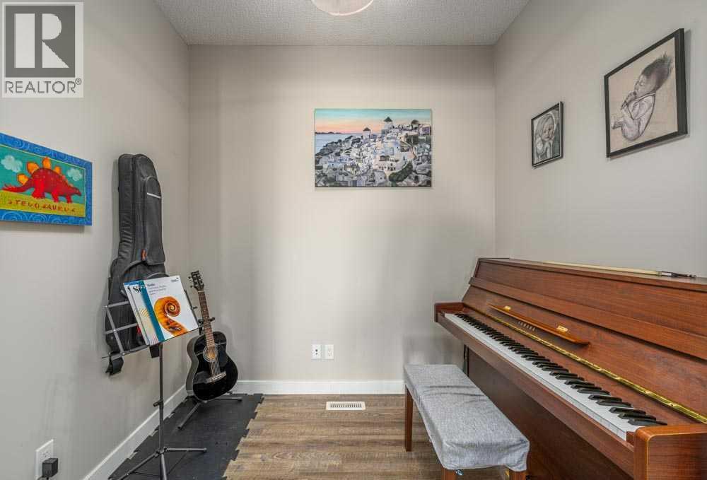 Single Family House for Sale in  Sage Bluff Close NW Sage Hill Calgary 