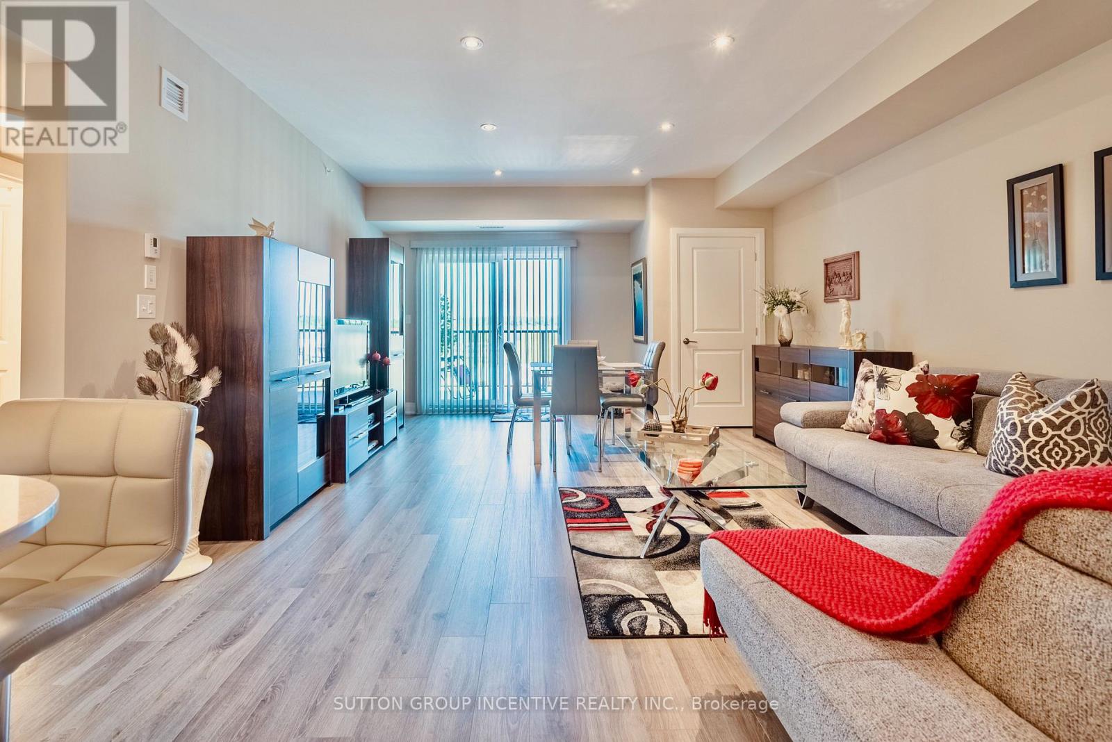 54 KODA Unit 305 photo 5