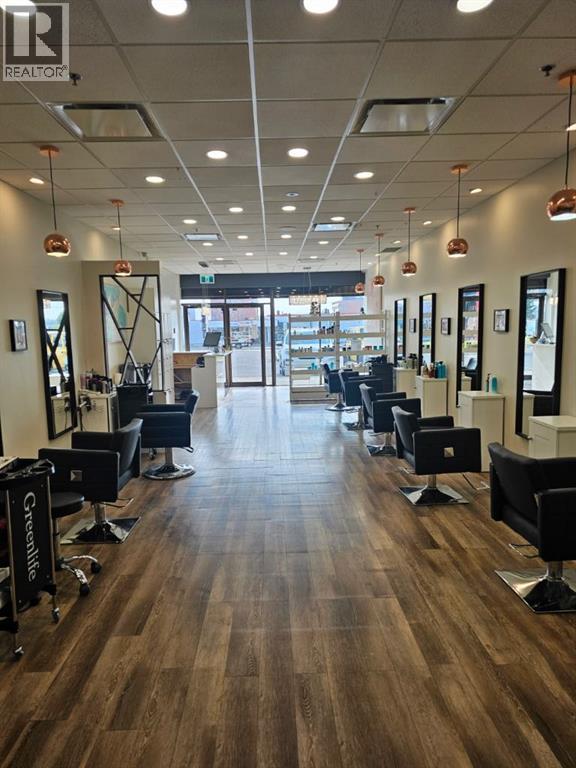 102, 5809 Macleod Trail SW, Calgary, Alberta