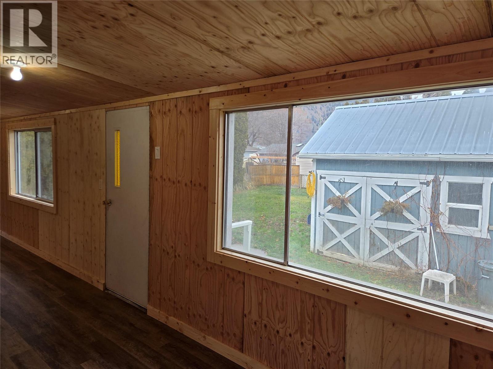 620 12th Avenue, Keremeos