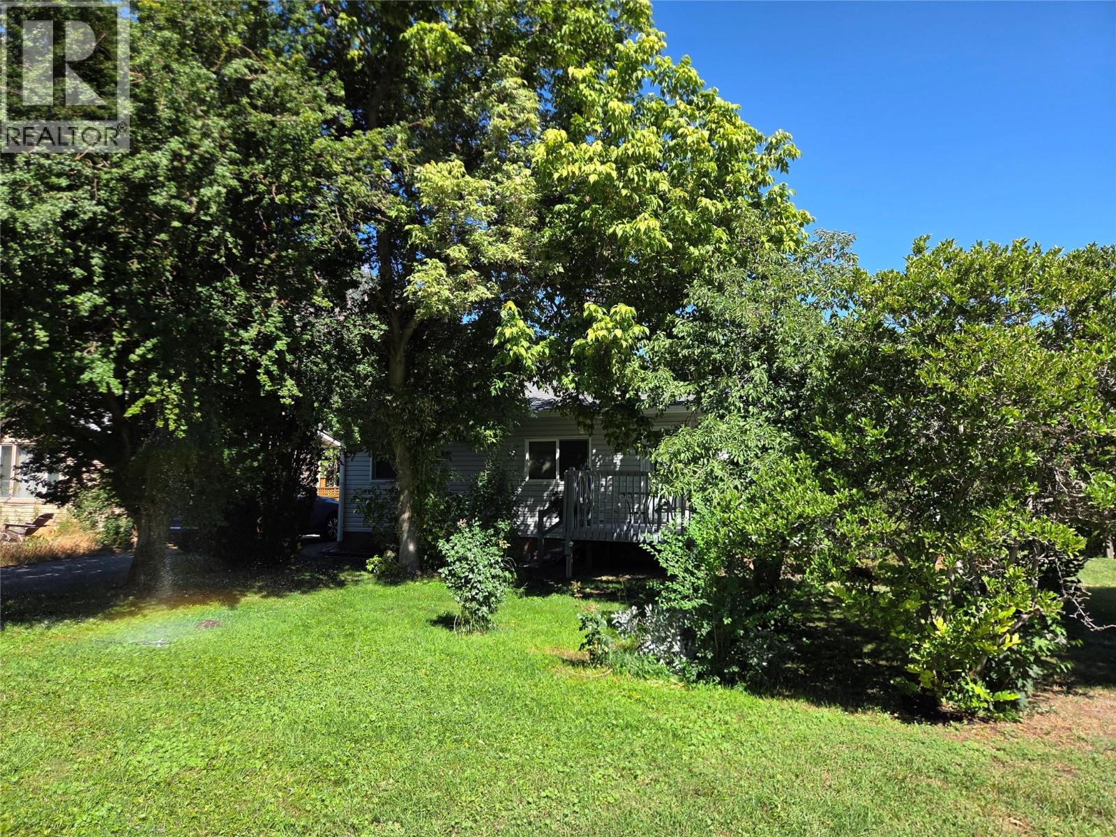 620 12th Avenue, Keremeos