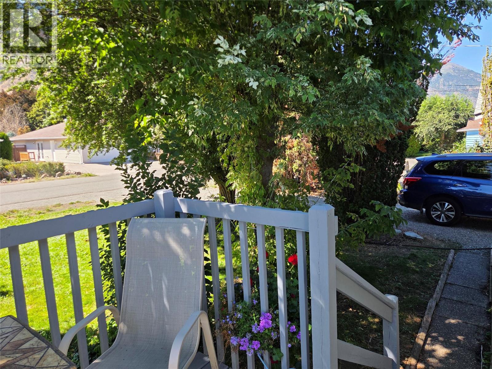 620 12th Avenue, Keremeos