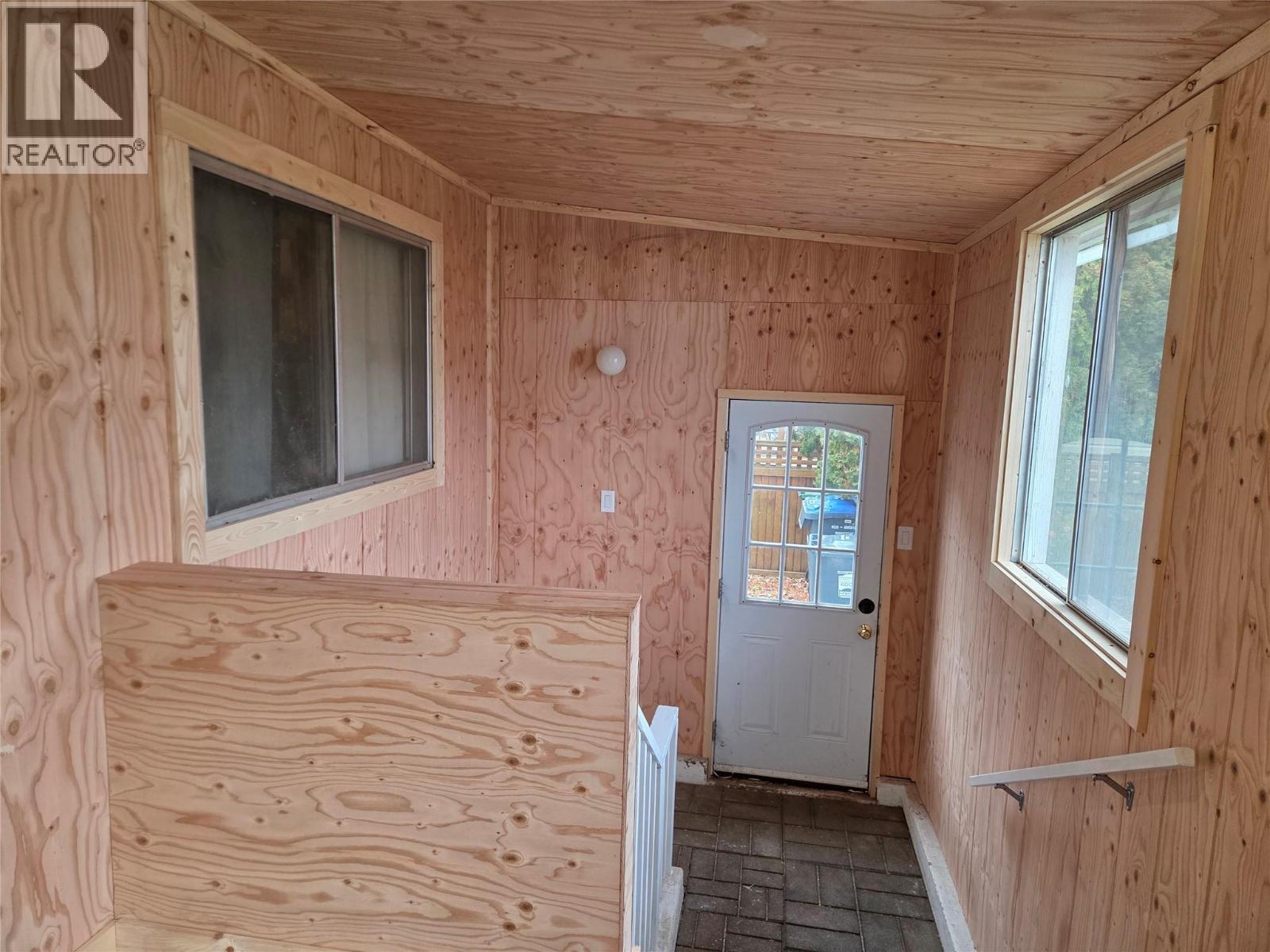 620 12th Avenue, Keremeos