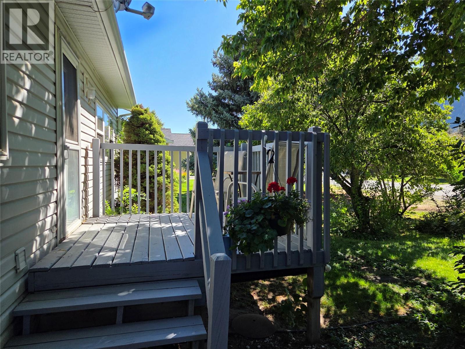 620 12th Avenue, Keremeos