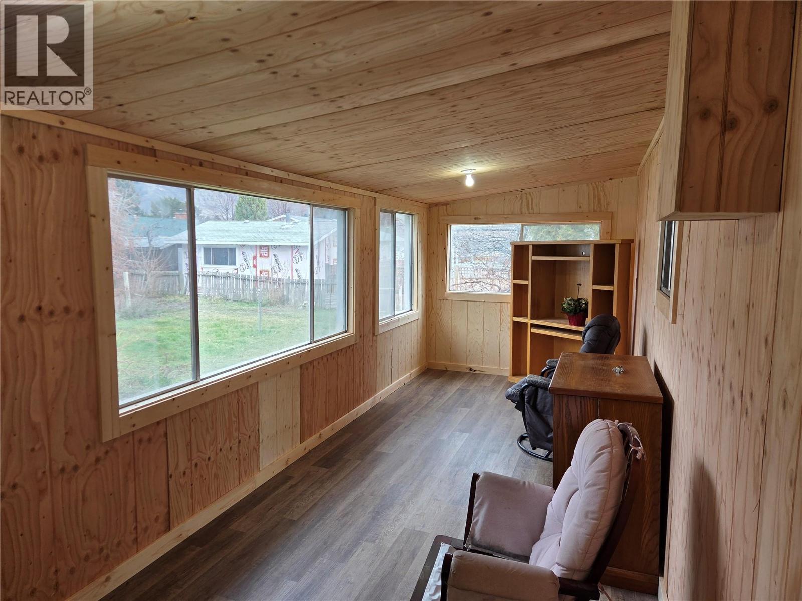 620 12th Avenue, Keremeos