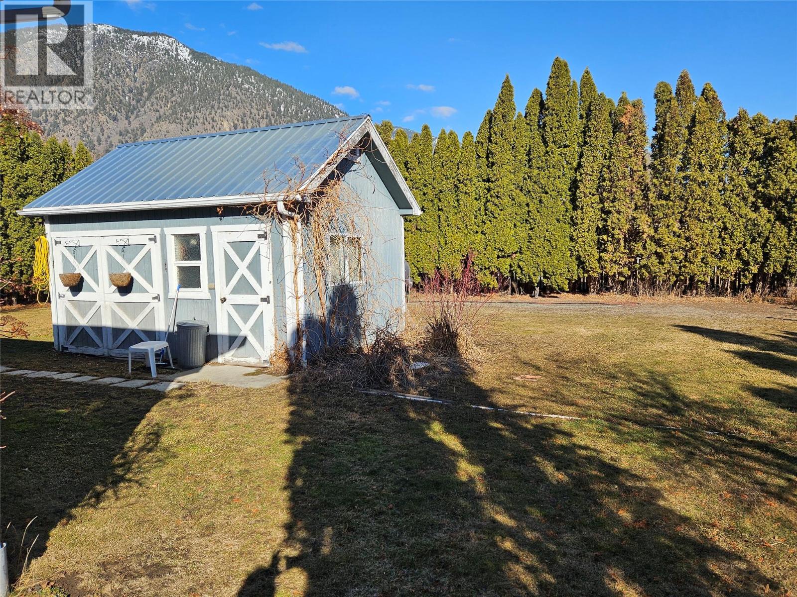 620 12th Avenue, Keremeos