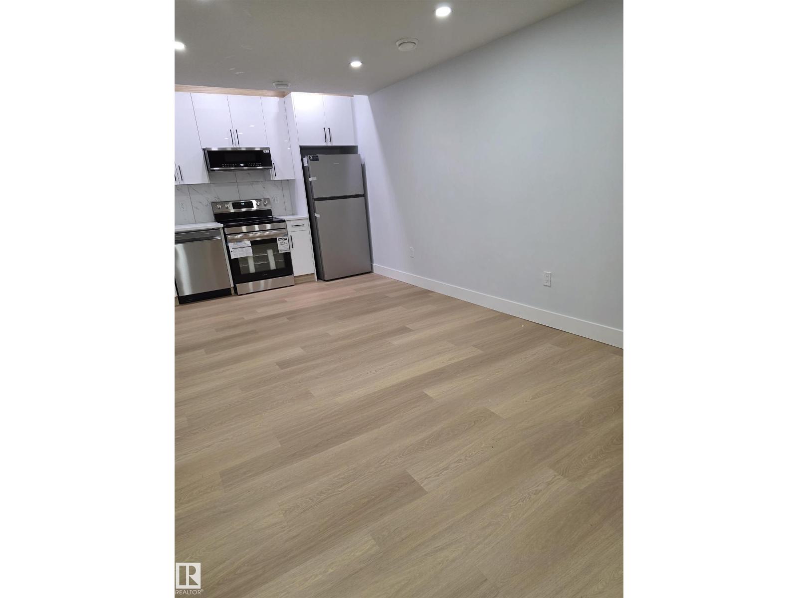 2020 155 AV NW, Edmonton