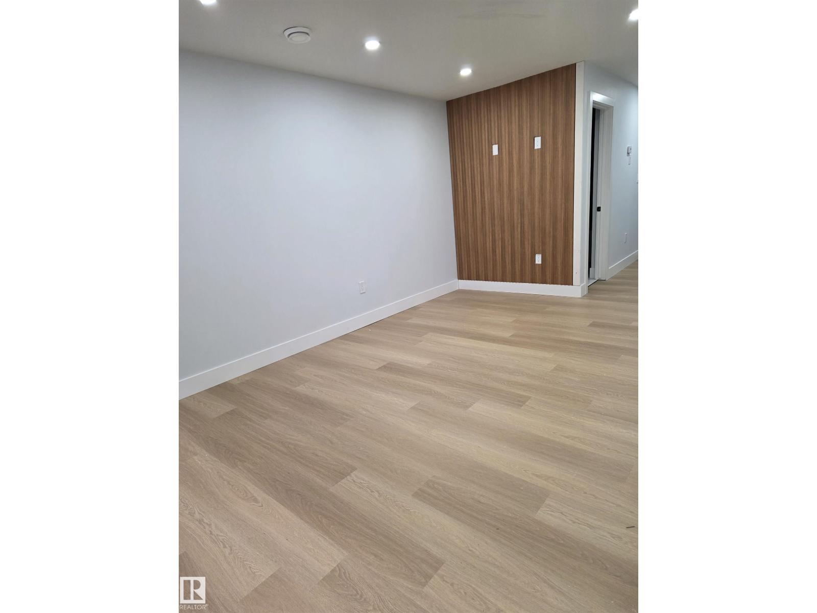 2020 155 AV NW, Edmonton