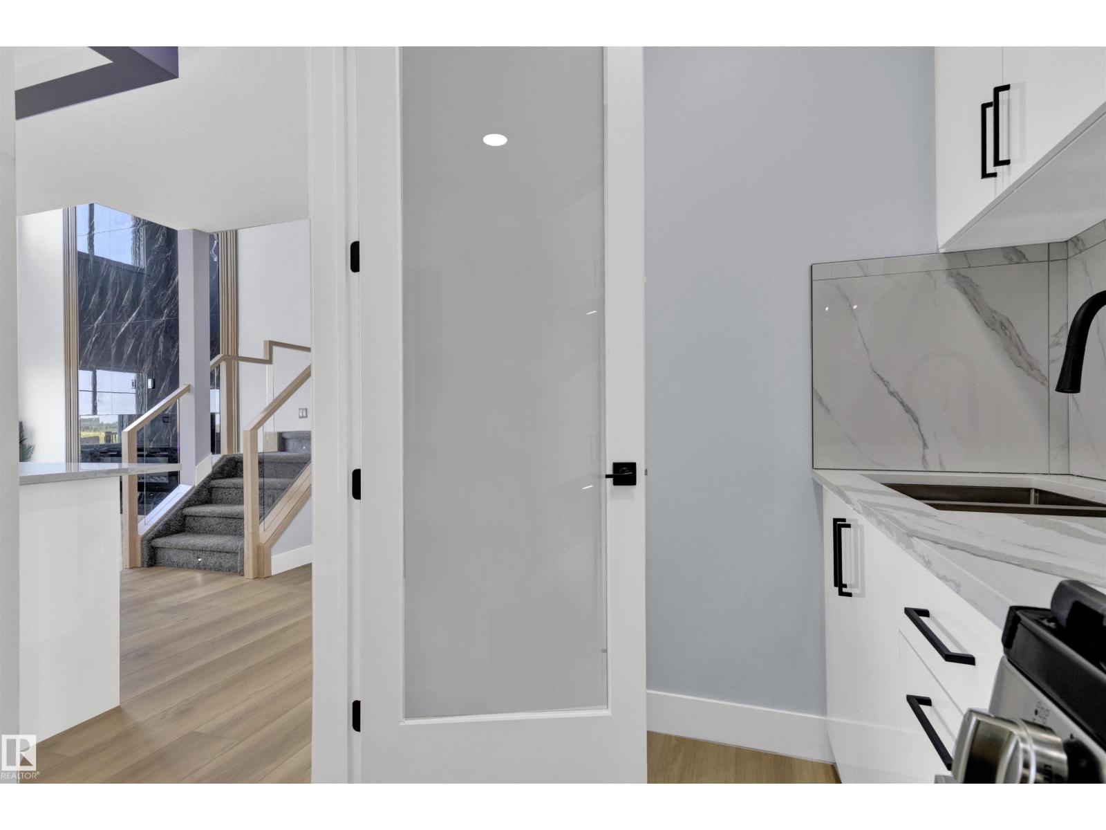 2020 155 AV NW, Edmonton