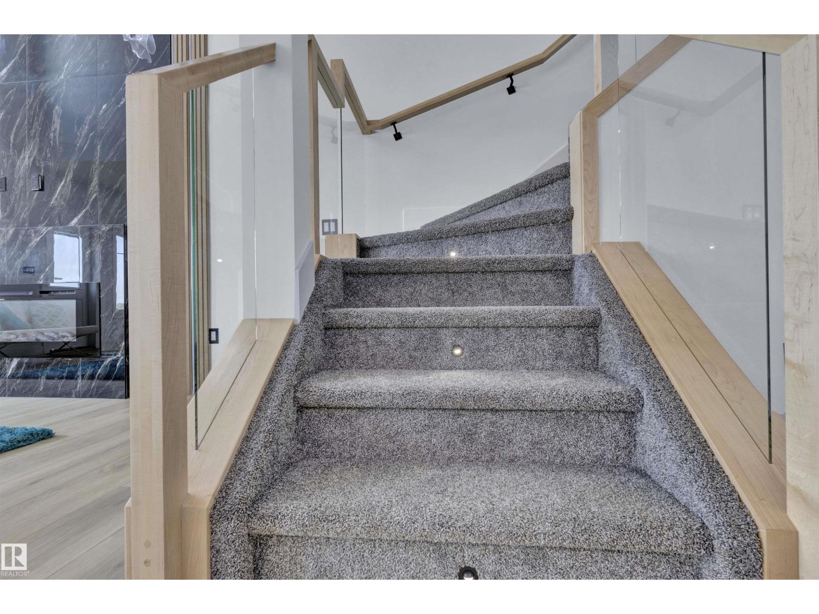 2020 155 AV NW, Edmonton