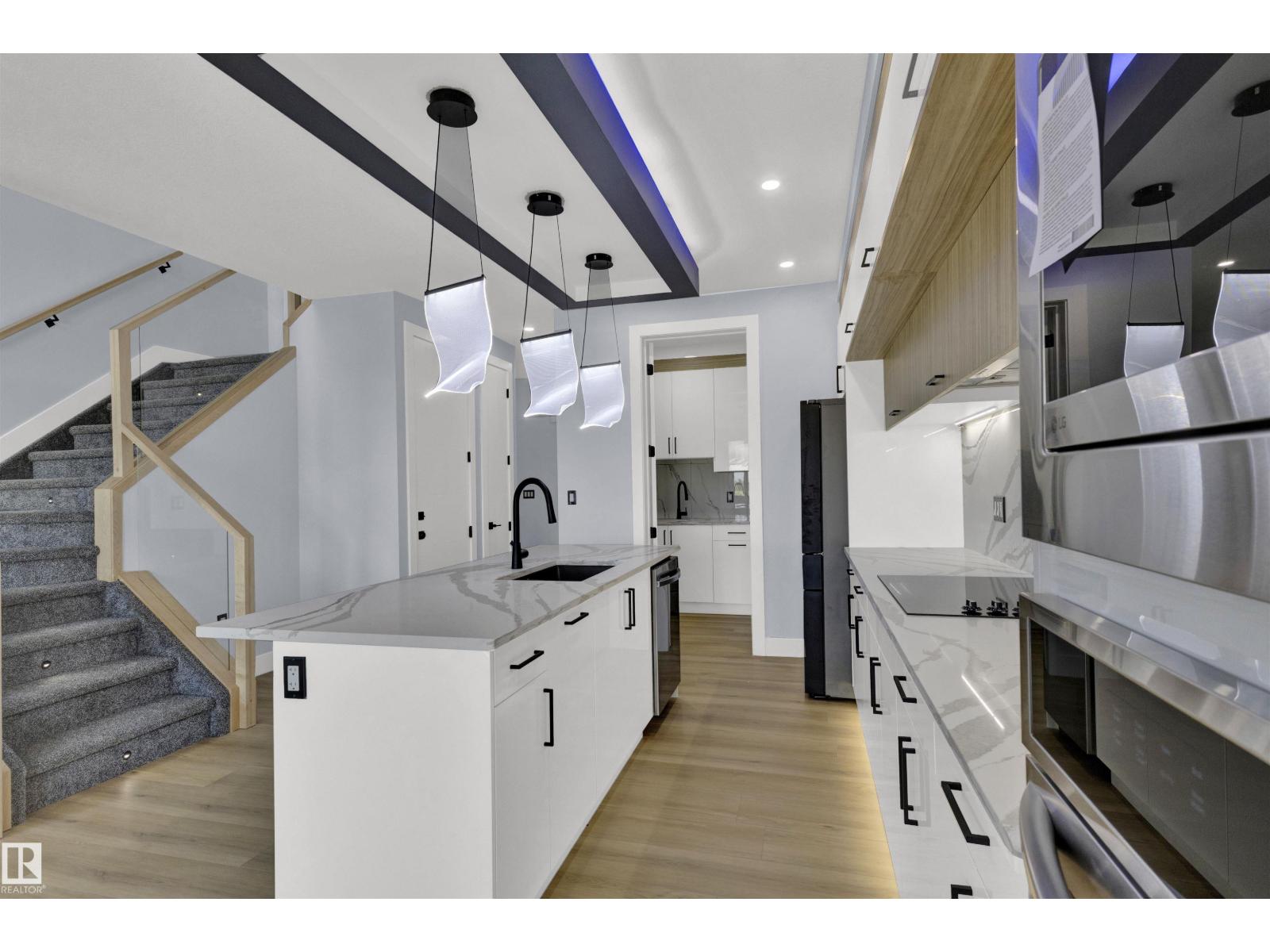 2020 155 AV NW, Edmonton