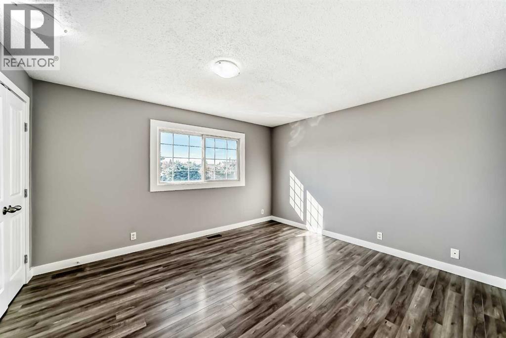 Single Family House for Sale in  Falshire Way NE Falconridge Calgary 