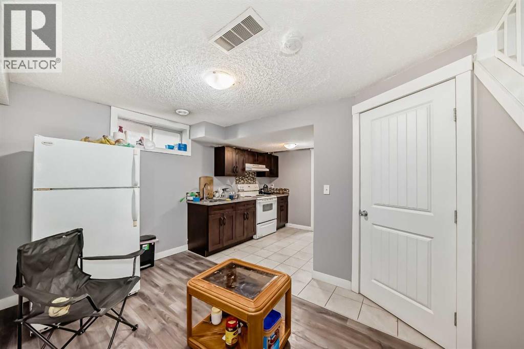 Single Family House for Sale in  Falshire Way NE Falconridge Calgary 