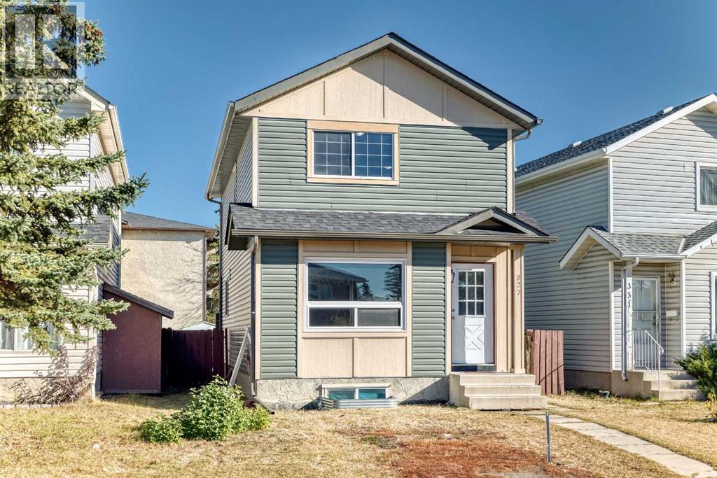 Single Family House for Sale in  Falshire Way NE Falconridge Calgary 