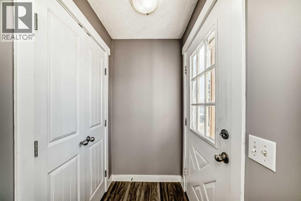 Single Family House for Sale in  Falshire Way NE Falconridge Calgary 