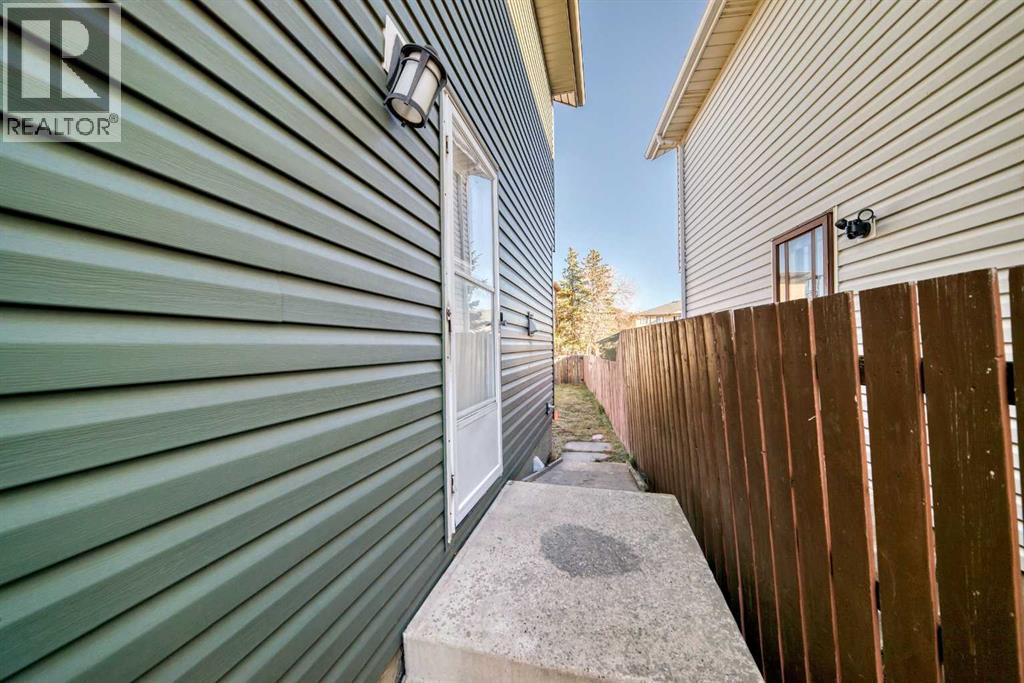 Single Family House for Sale in  Falshire Way NE Falconridge Calgary 