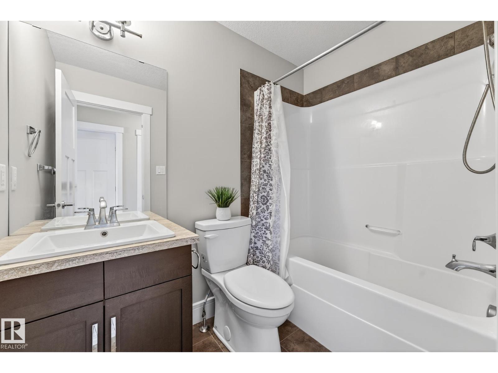 17604 8 AV SW, Edmonton