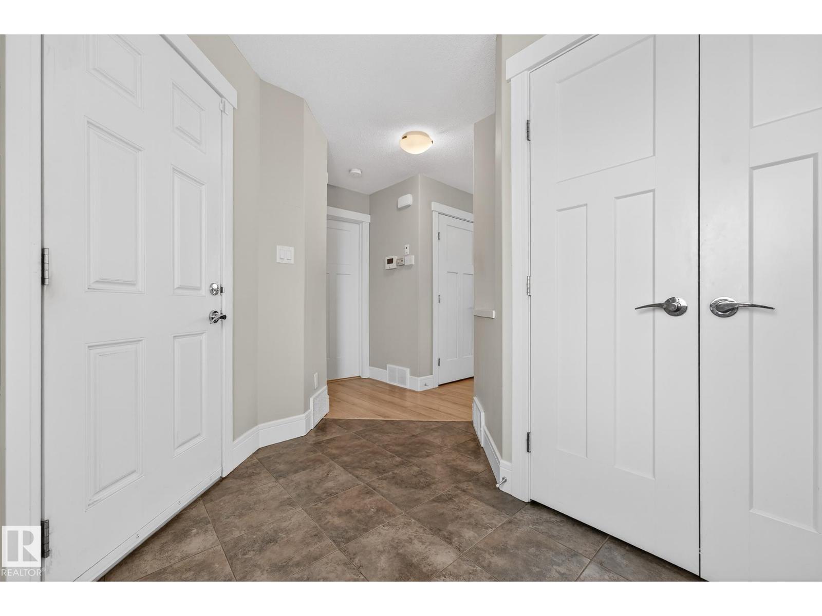 17604 8 AV SW, Edmonton