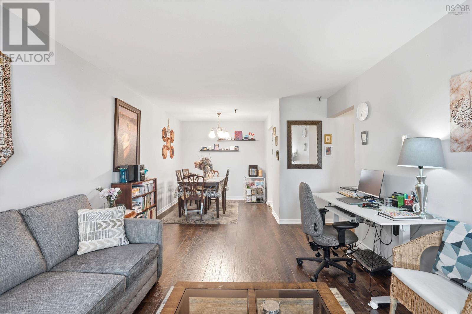 Property 13 of 39 of 204 63 Farnham Gate Road