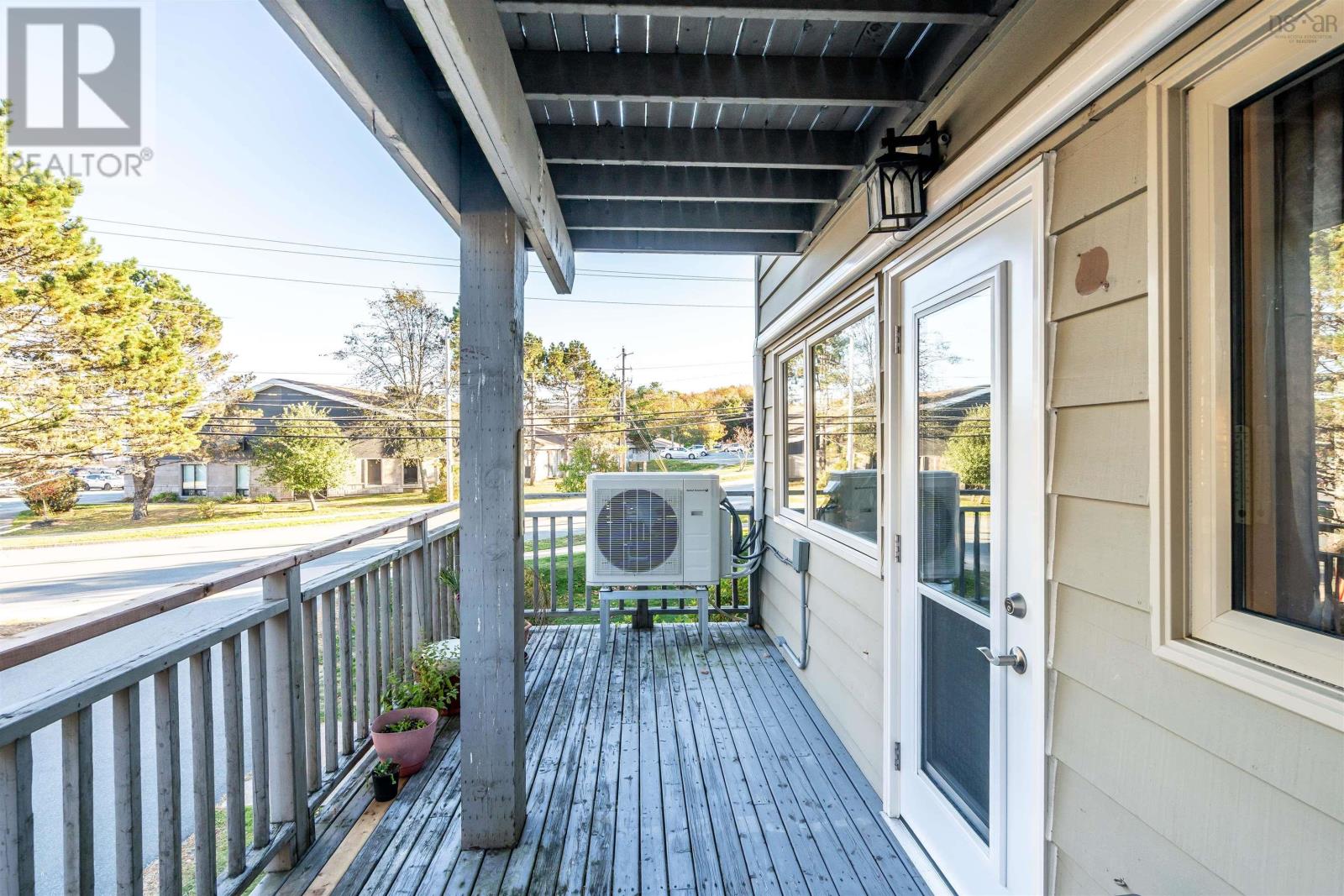 Property 37 of 39 of 204 63 Farnham Gate Road