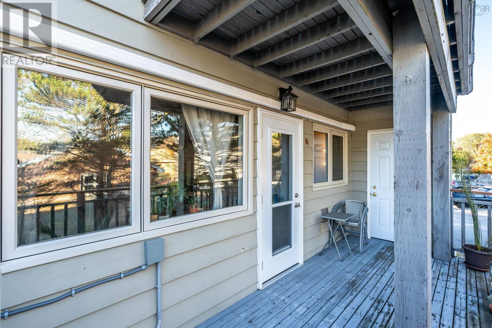 Property 35 of 39 of 204 63 Farnham Gate Road