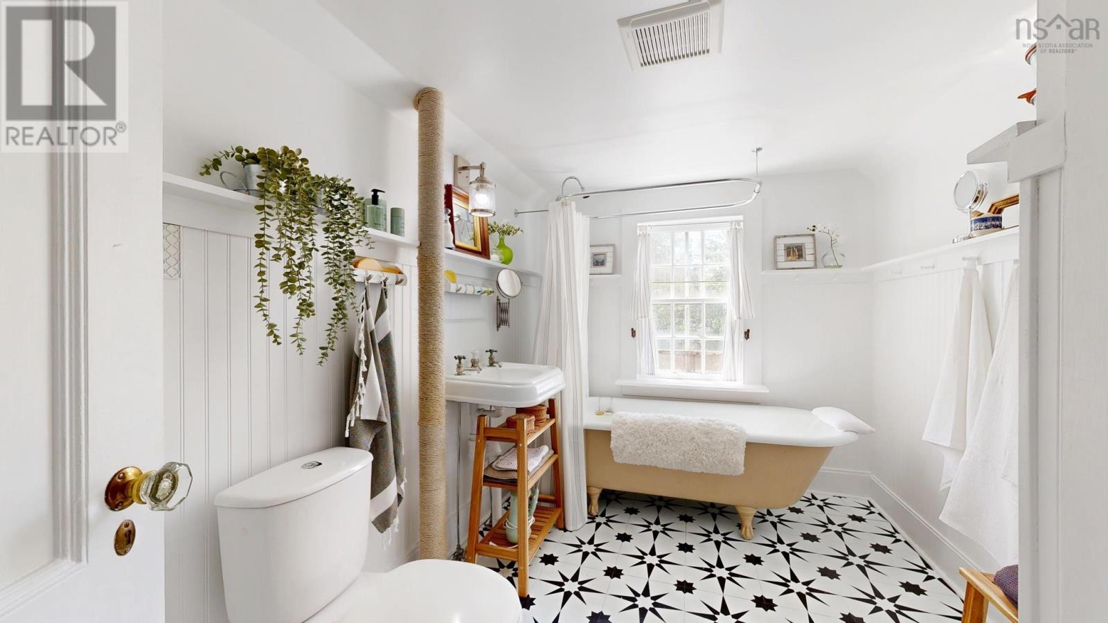 Property 11 of 50 of 17 George Street