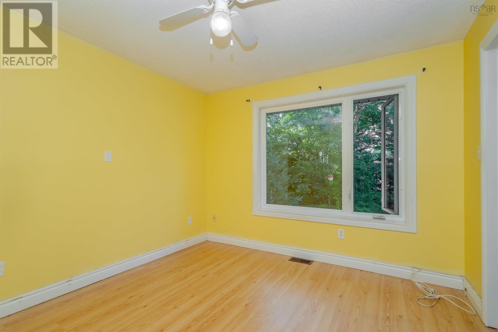 Property 11 of 33 of 41 Franklyn Drive