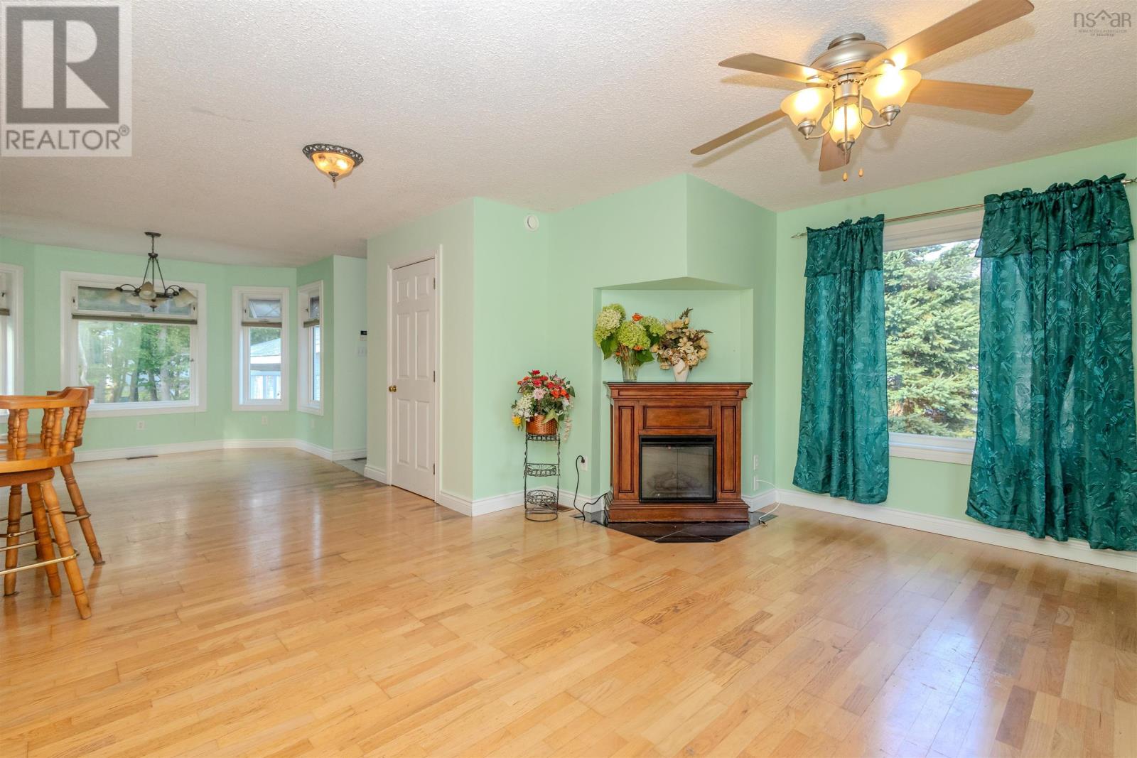 Property 9 of 33 of 41 Franklyn Drive