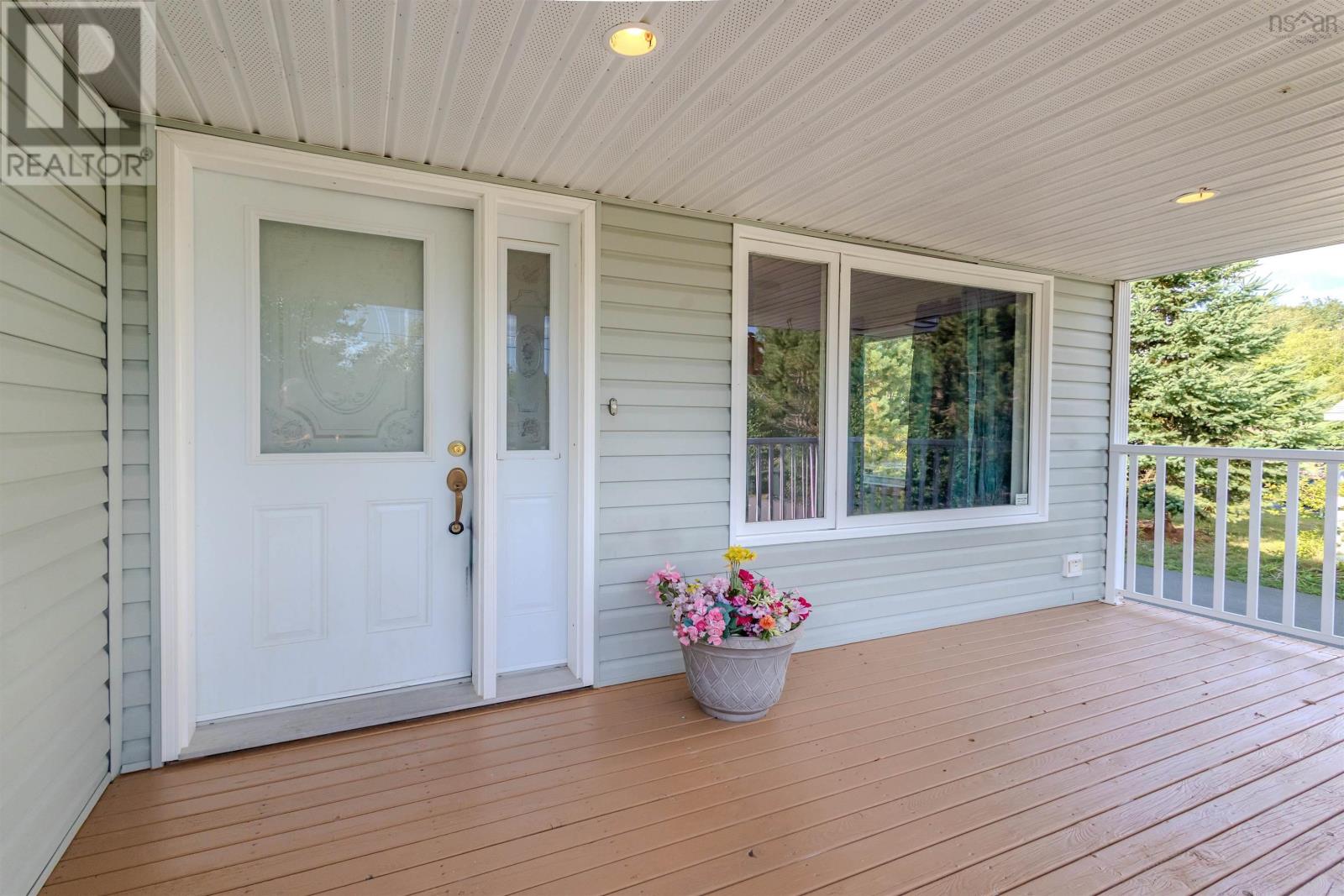 Property 27 of 33 of 41 Franklyn Drive