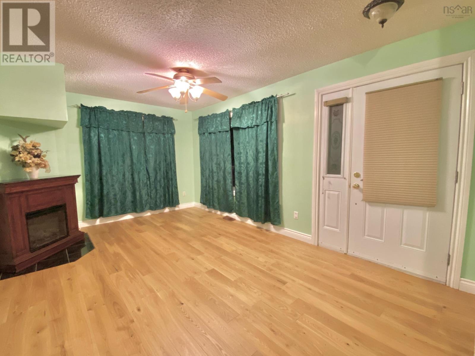 Property 26 of 33 of 41 Franklyn Drive