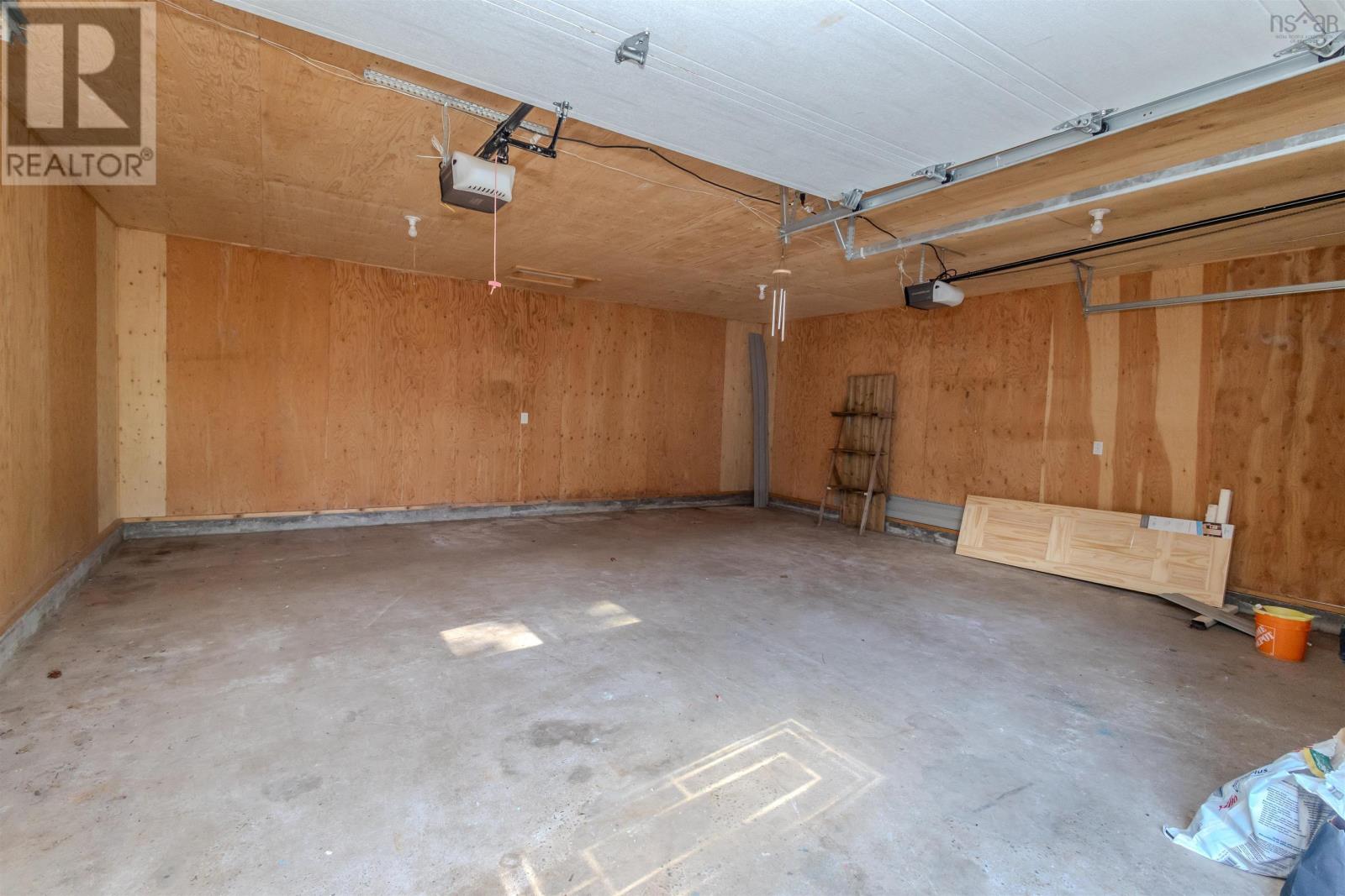 Property 22 of 33 of 41 Franklyn Drive