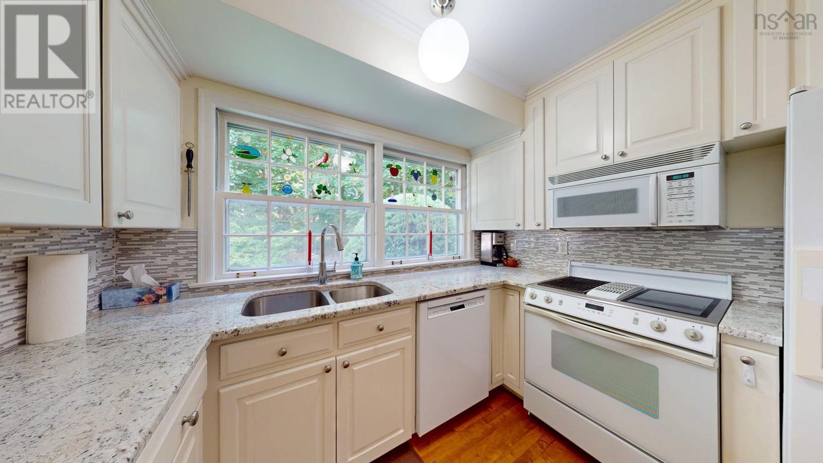 Property 42 of 49 of 32 Fielding Avenue