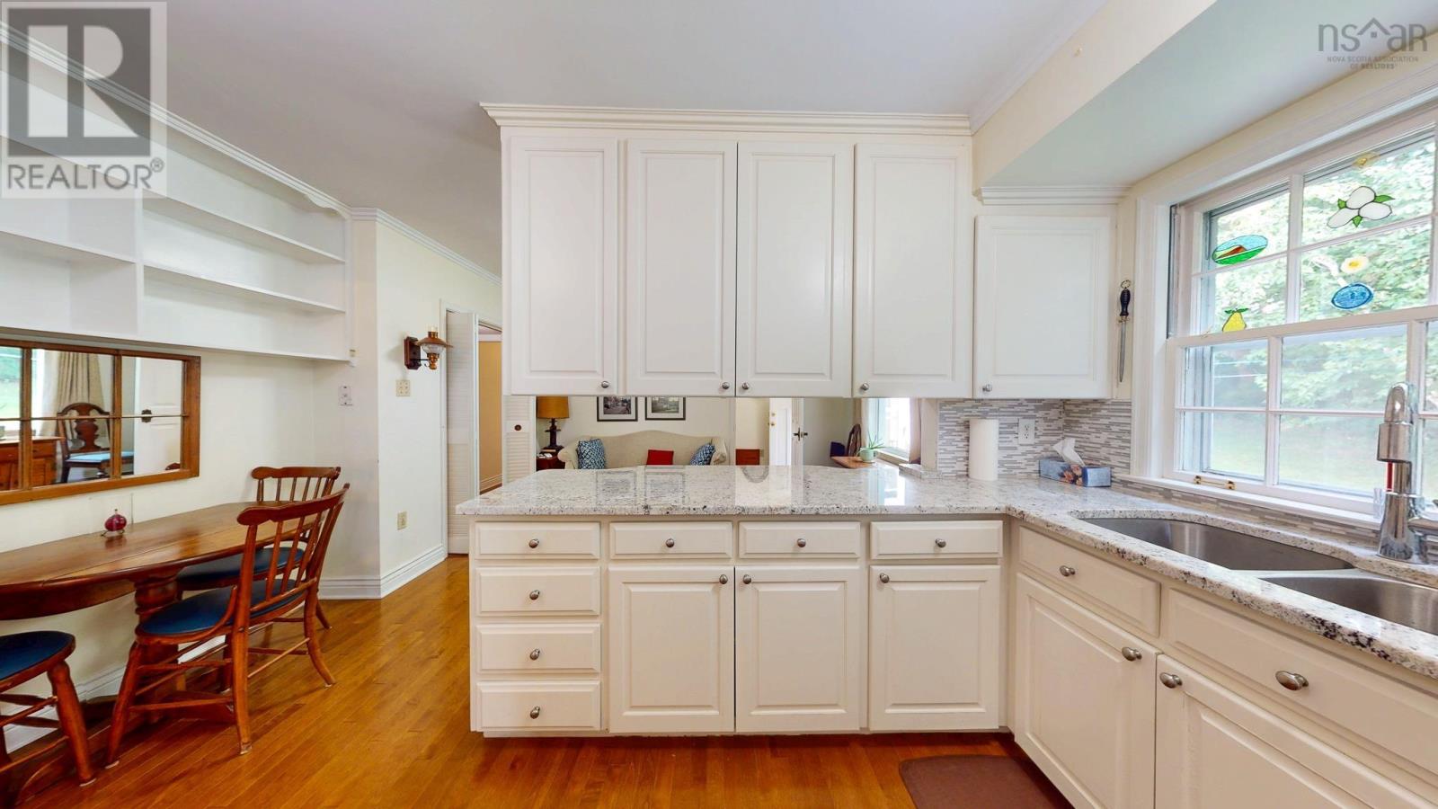 Property 27 of 49 of 32 Fielding Avenue