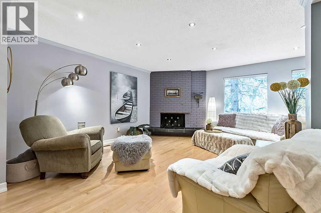 Single Family House 4 Level for Sale in  Dalcroft Crescent NW Dalhousie Calgary 