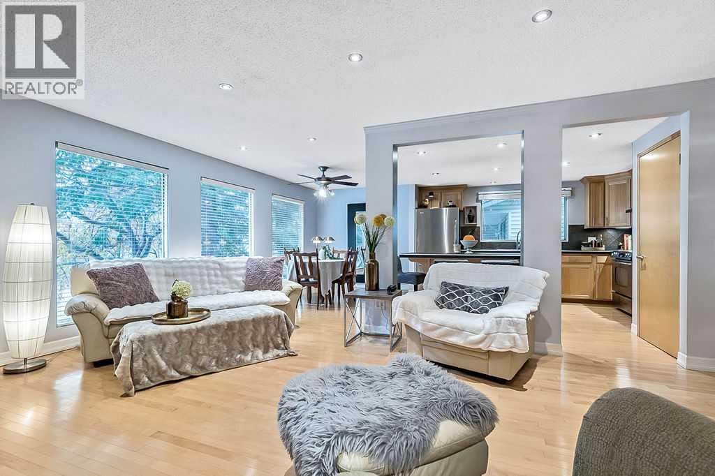 Single Family House 4 Level for Sale in  Dalcroft Crescent NW Dalhousie Calgary 