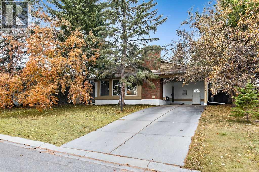 Single Family House 4 Level for Sale in  Dalcroft Crescent NW Dalhousie Calgary 
