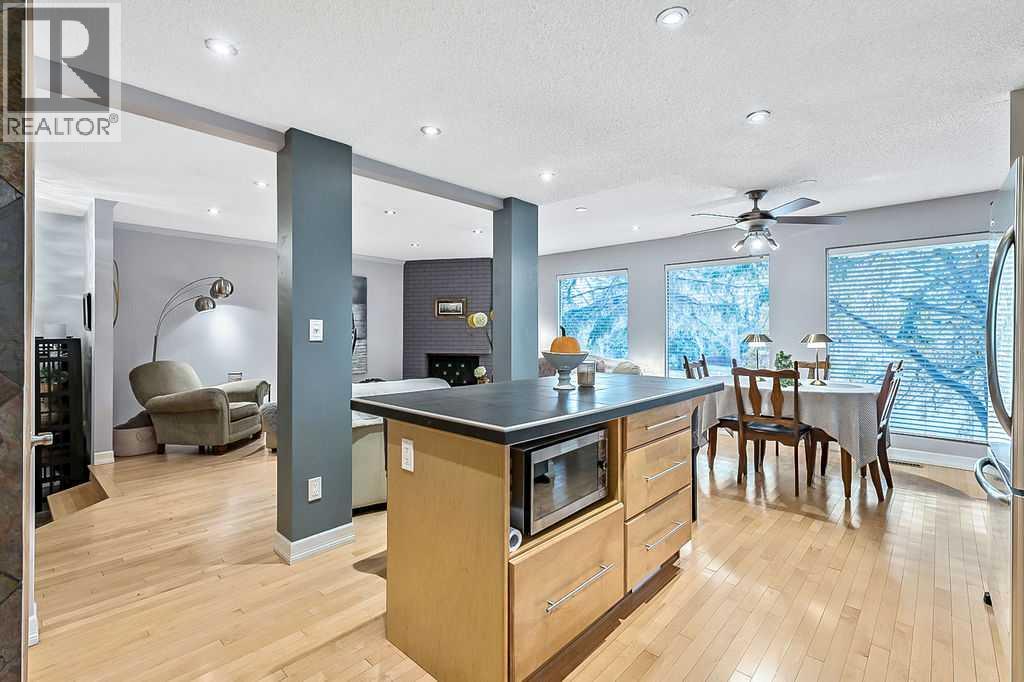 Single Family House 4 Level for Sale in  Dalcroft Crescent NW Dalhousie Calgary 