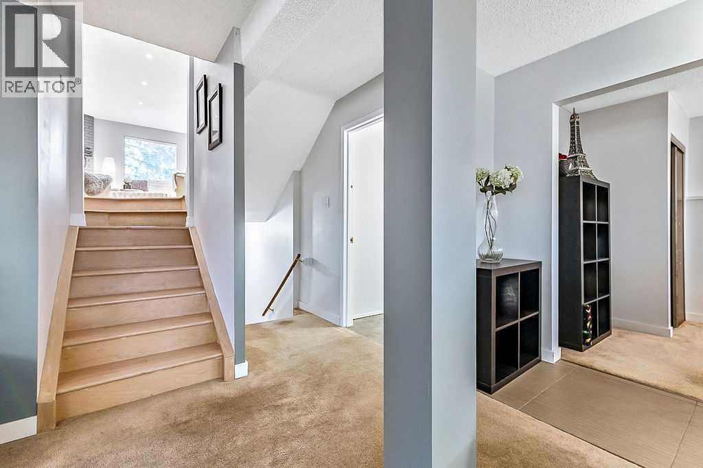 Single Family House 4 Level for Sale in  Dalcroft Crescent NW Dalhousie Calgary 