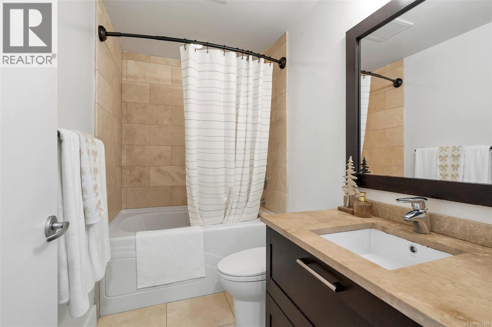 N607 737 Humboldt Street, Victoria