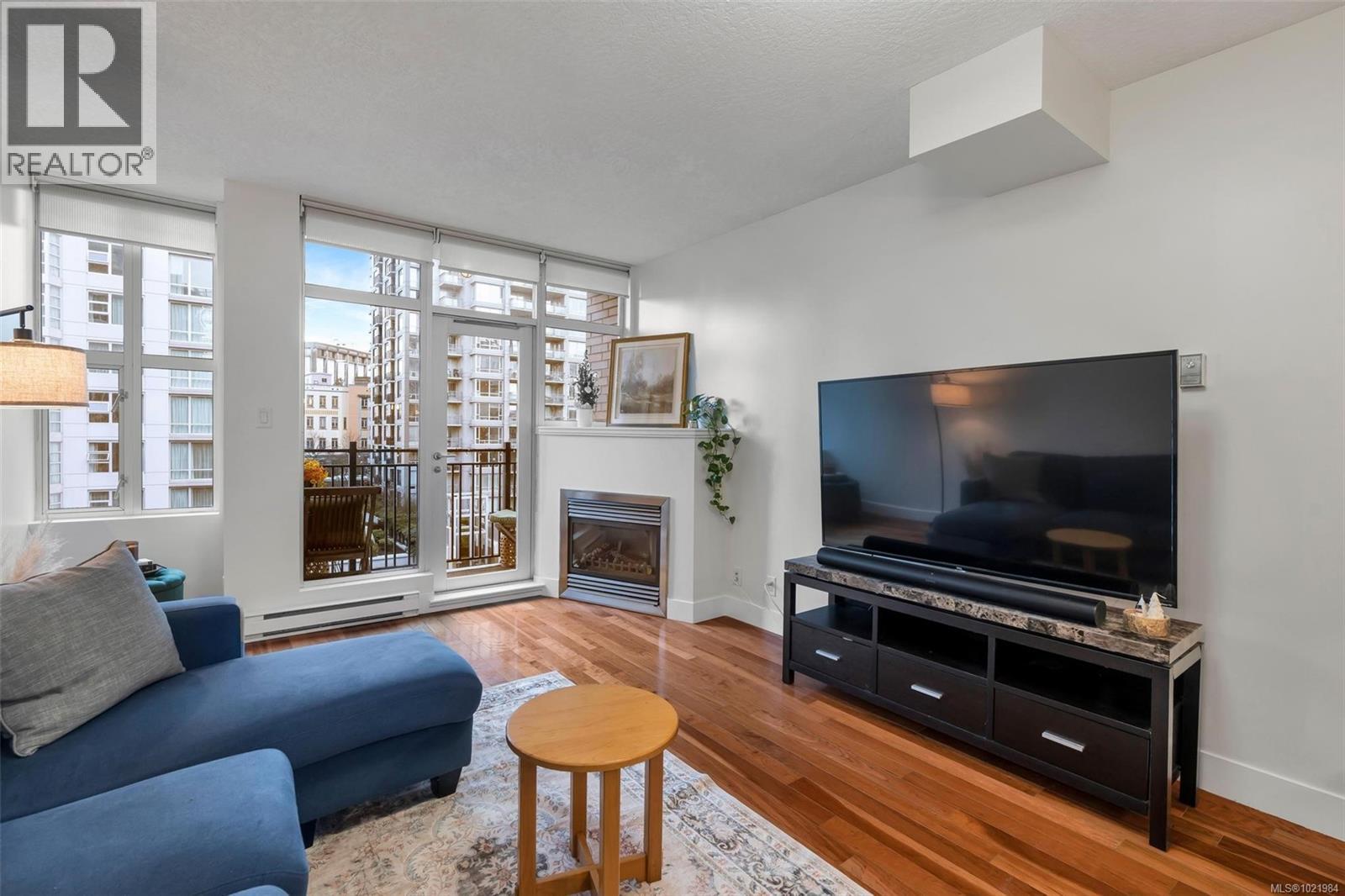 N607 737 Humboldt Street, Victoria