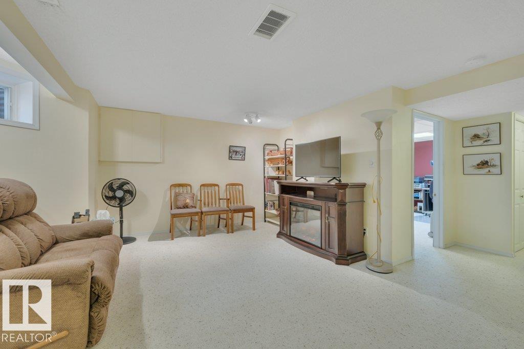 #25 603 YOUVILLE DR E NW, Edmonton