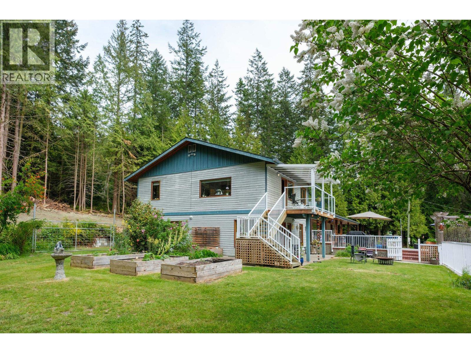 3318-42 LINWOOD ROAD, Roberts Creek