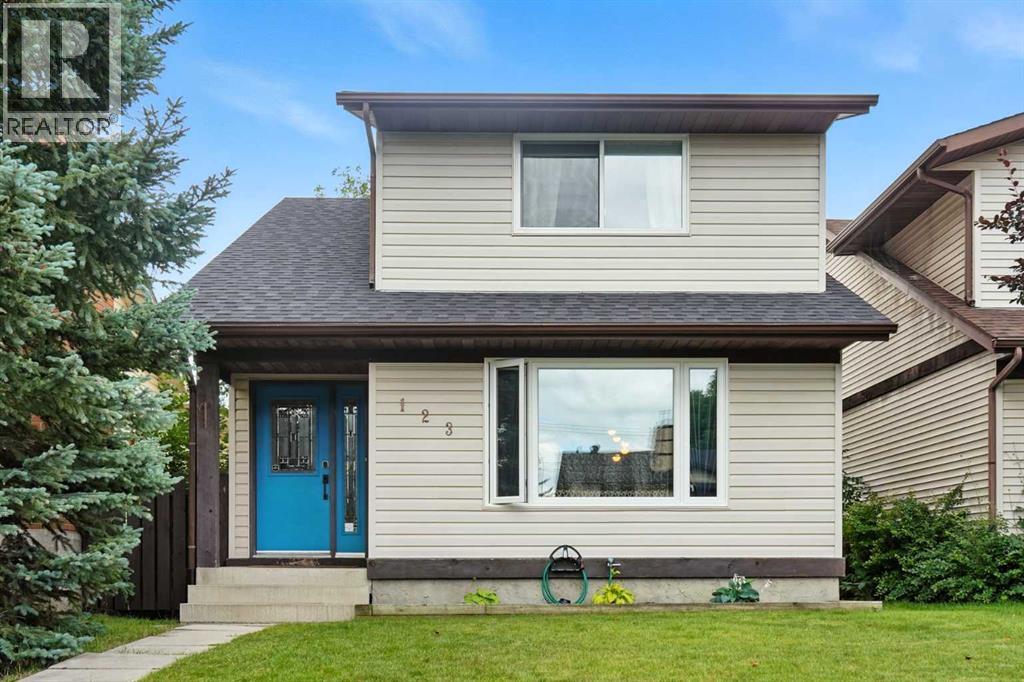 Single Family House for Sale in  Silverstone Road NW Silver Springs Calgary 