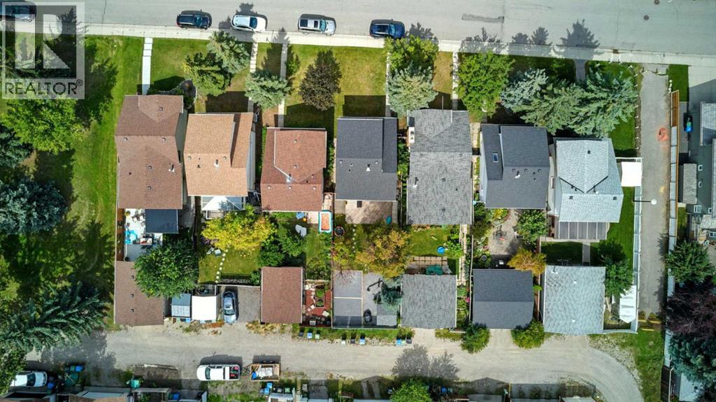 Single Family House for Sale in  Silverstone Road NW Silver Springs Calgary 